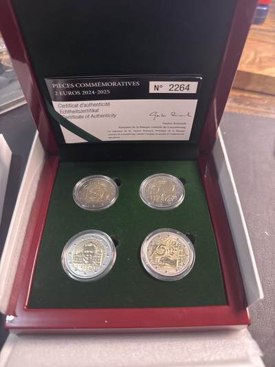 ❤️【币观天下】❤️ 第346期钱币拍卖场- 2026.3.27周五晚上6点半场 长期征集拍品  - 卢森堡 2024-2025 4枚2欧元反向精制纪念币 豪华木盒装带证书 发行量仅2500套