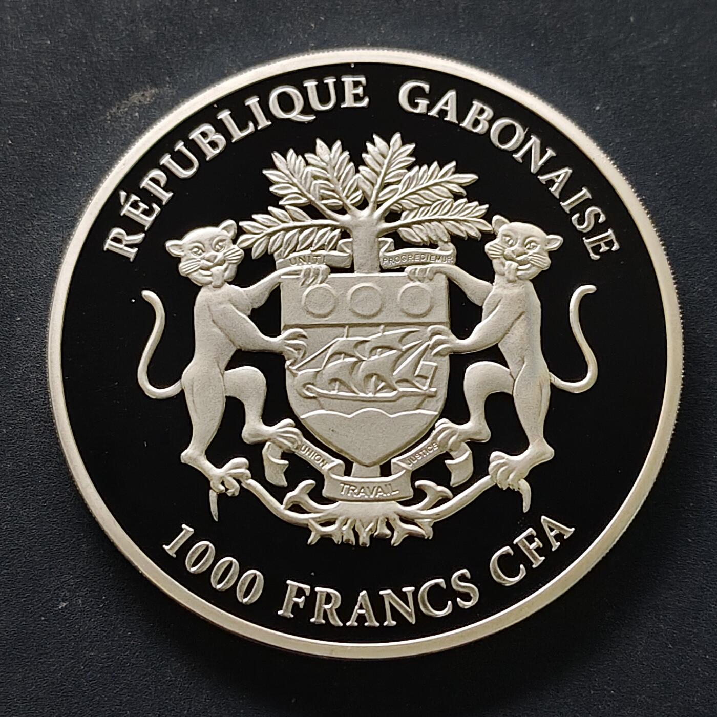 【全场包邮】纯粹捡漏拍515场 【稀少】加蓬2020年1000法郎文森特·梵·高杰作系列《1889年自画像》50毫米50克精制镀银纪念币-量2500