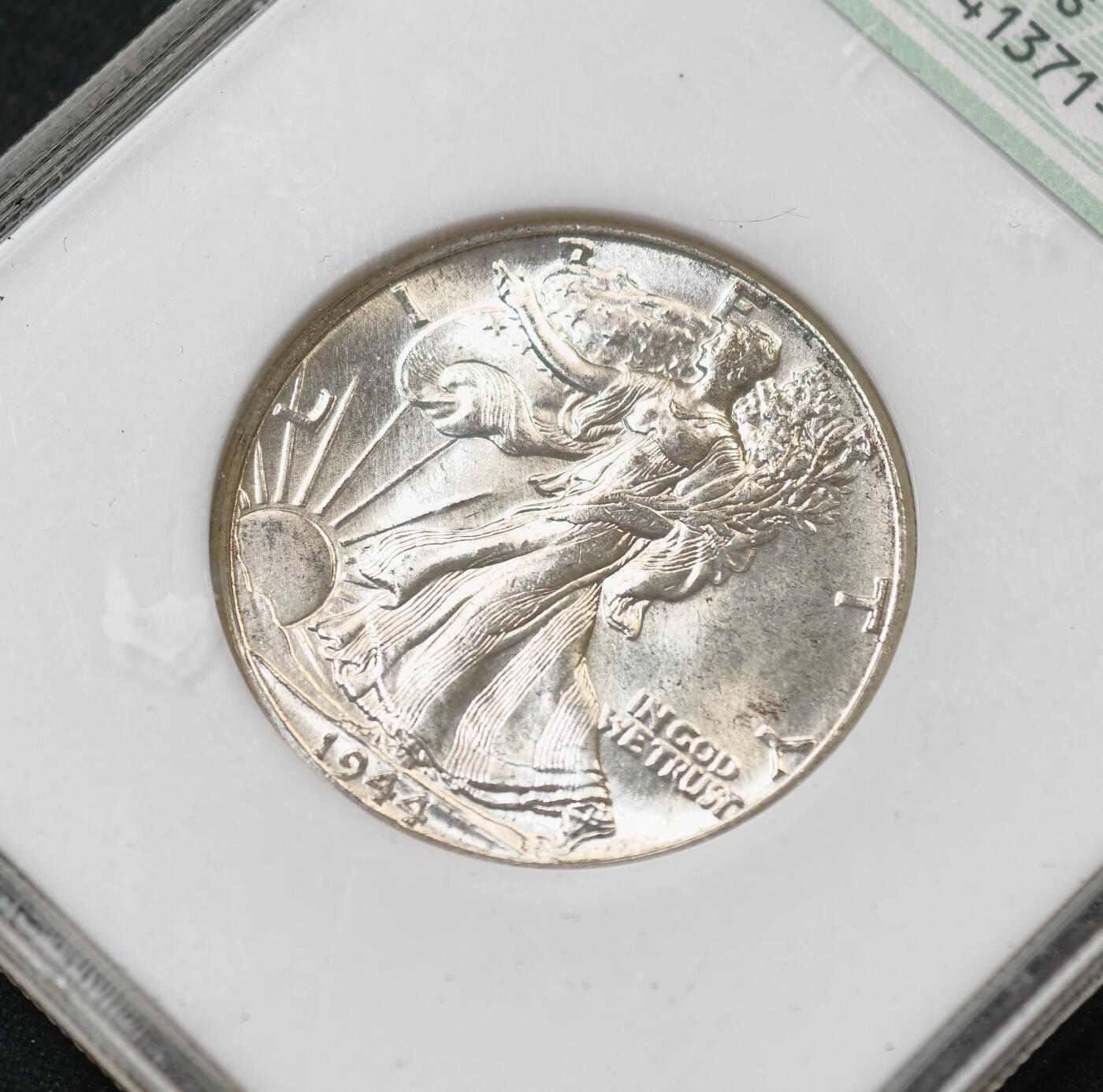甄臻铺-世界币章拍卖（第56期），送拍享返佣金等优惠多多 NGC-MS65 1944年美国行走女神半美元，高分，老三明治盒子，质感超级好