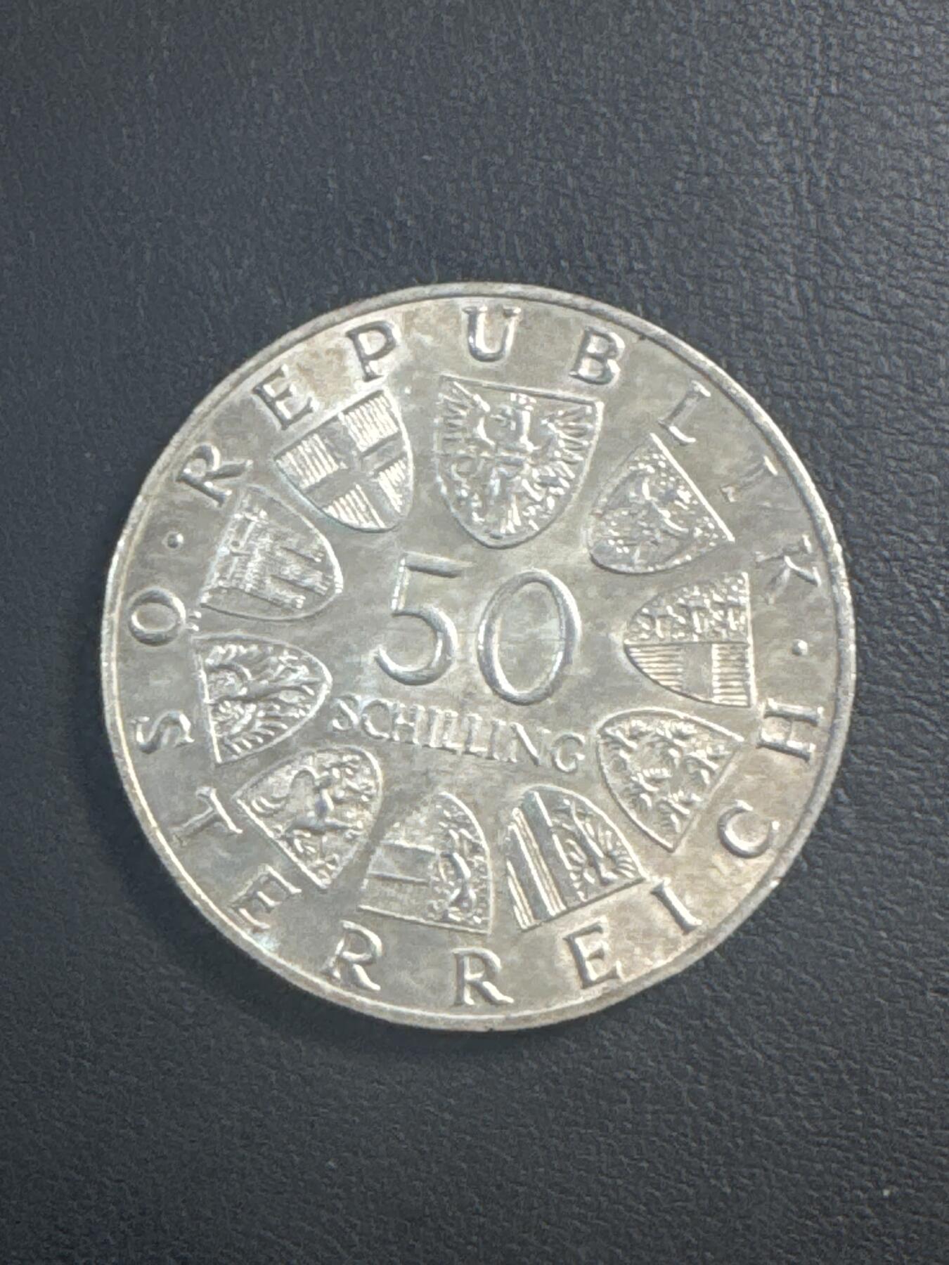 ❤️【币观天下】❤️ 第346期钱币拍卖场- 2026.3.27周五晚上6点半场 长期征集拍品  1967年 奥地利 约翰斯特劳斯 50先令 纪念银币 正面欧洲绿彩包浆，状态非常好