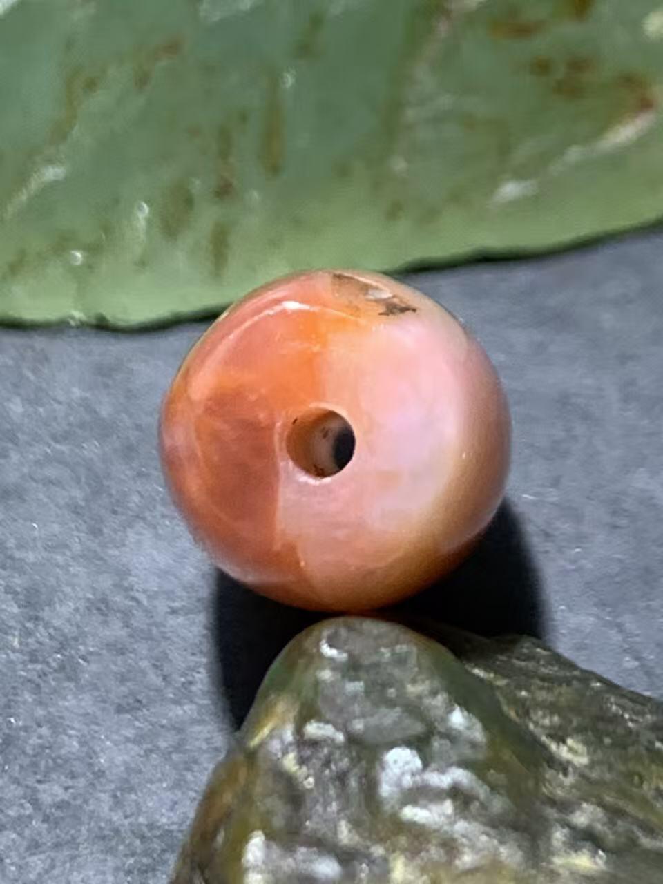 川料红白南红玛瑙通货桶珠一颗！