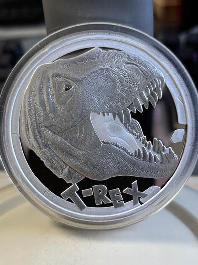 第195期拍卖 - 图瓦卢2017年恐龙系列霸王龙5盎司精制纪念银币，9999银，发行500枚