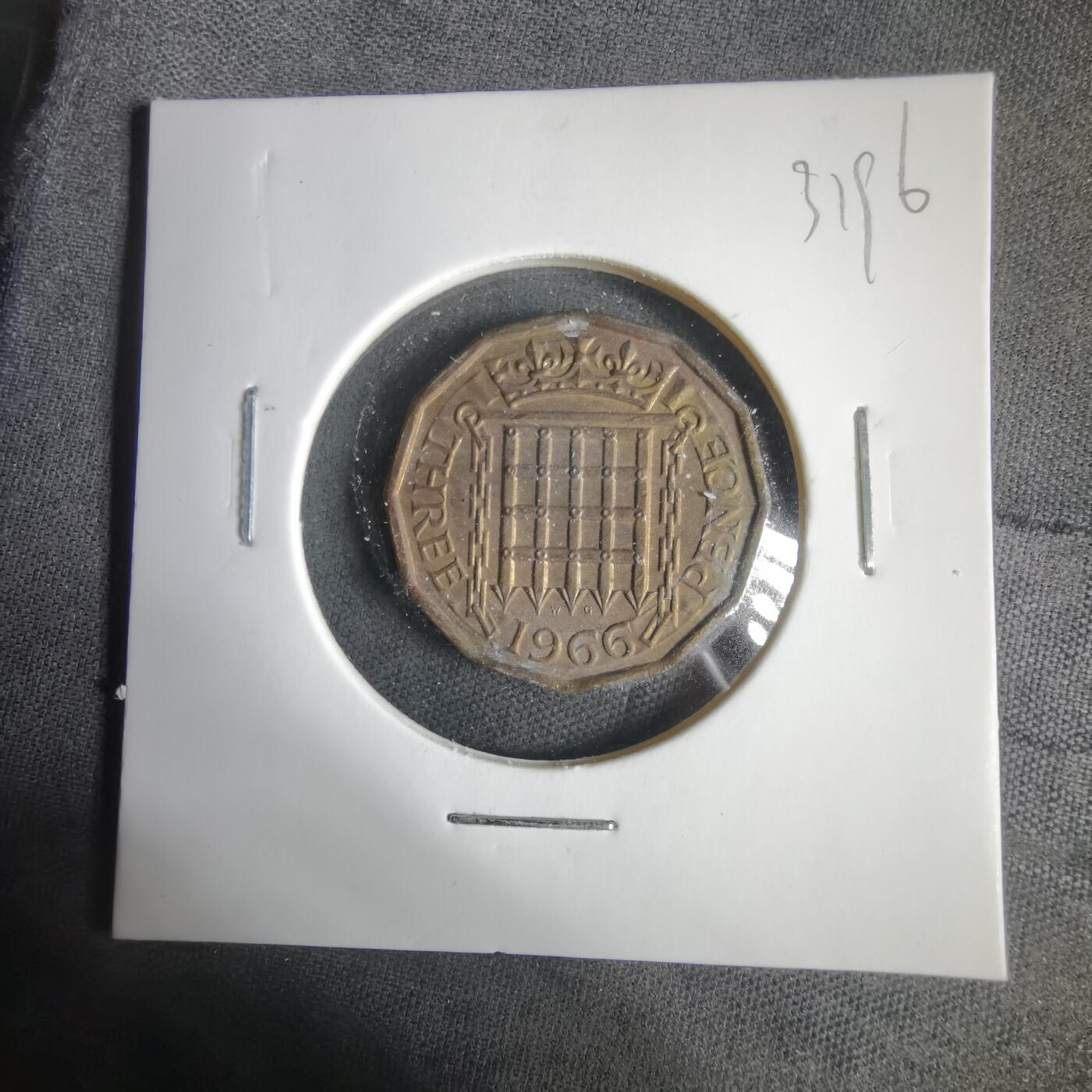 沼泽如烟--第1031场 英国1966年3便士