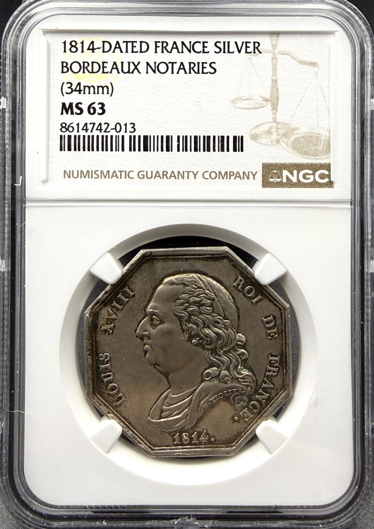 「木头集藏」“春启藏心”——章牌精品专场 N.TIOLIER～1814年法国波尔多公证人协会八角银章，MS 63，直径：34 mm，早期无边铭原铸版。正面拉丁语：LEX EST QUODCUMQUE NOTAMUS，译为“我们所记录的，即是法律”，背面：吉伦特省波尔多区公证人协会。保存很不错！