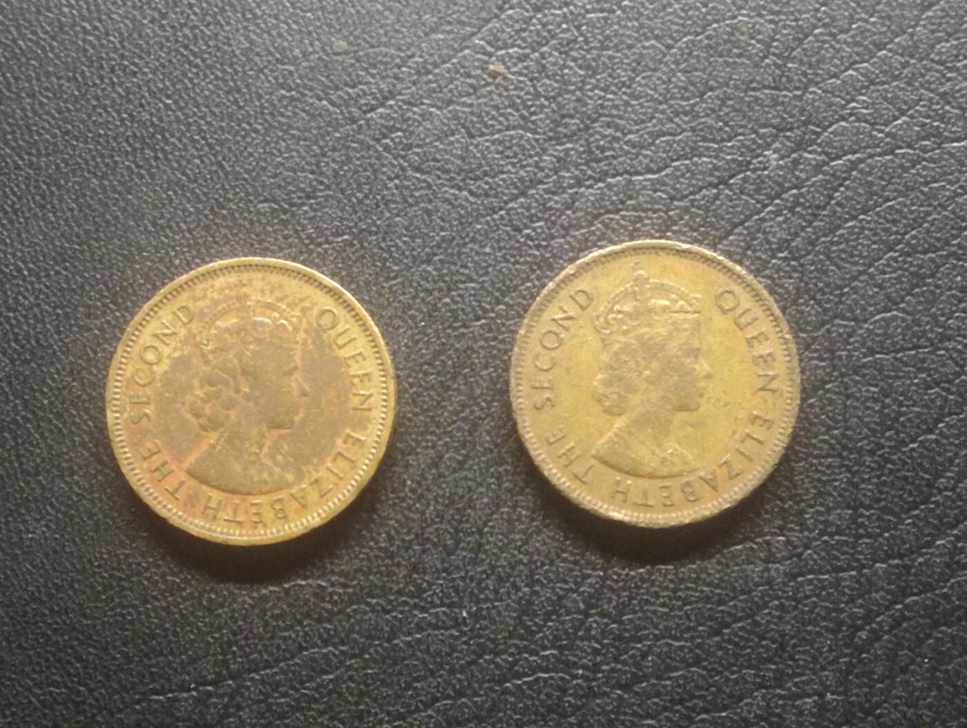 荟藏特别场次第十二期——“社长的硬币堆” 香港大一毫两枚，夹心边版+实心边版，尖顶冠女王