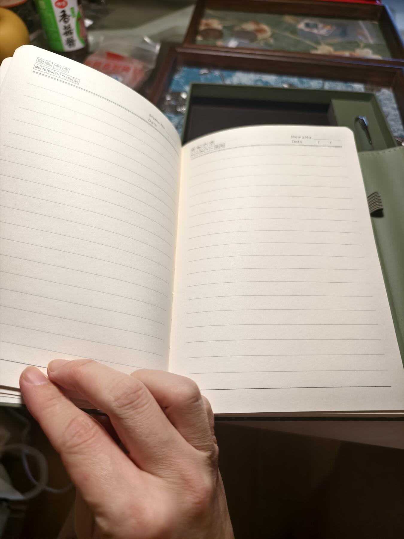 抚柳草堂-第十九期章牌钱币  奖章勋章限时免佣 满百包邮 放漏专场 华北电力大学 笔记本礼盒 一本一笔 软皮磁吸本子尺寸是a5 质量非常好