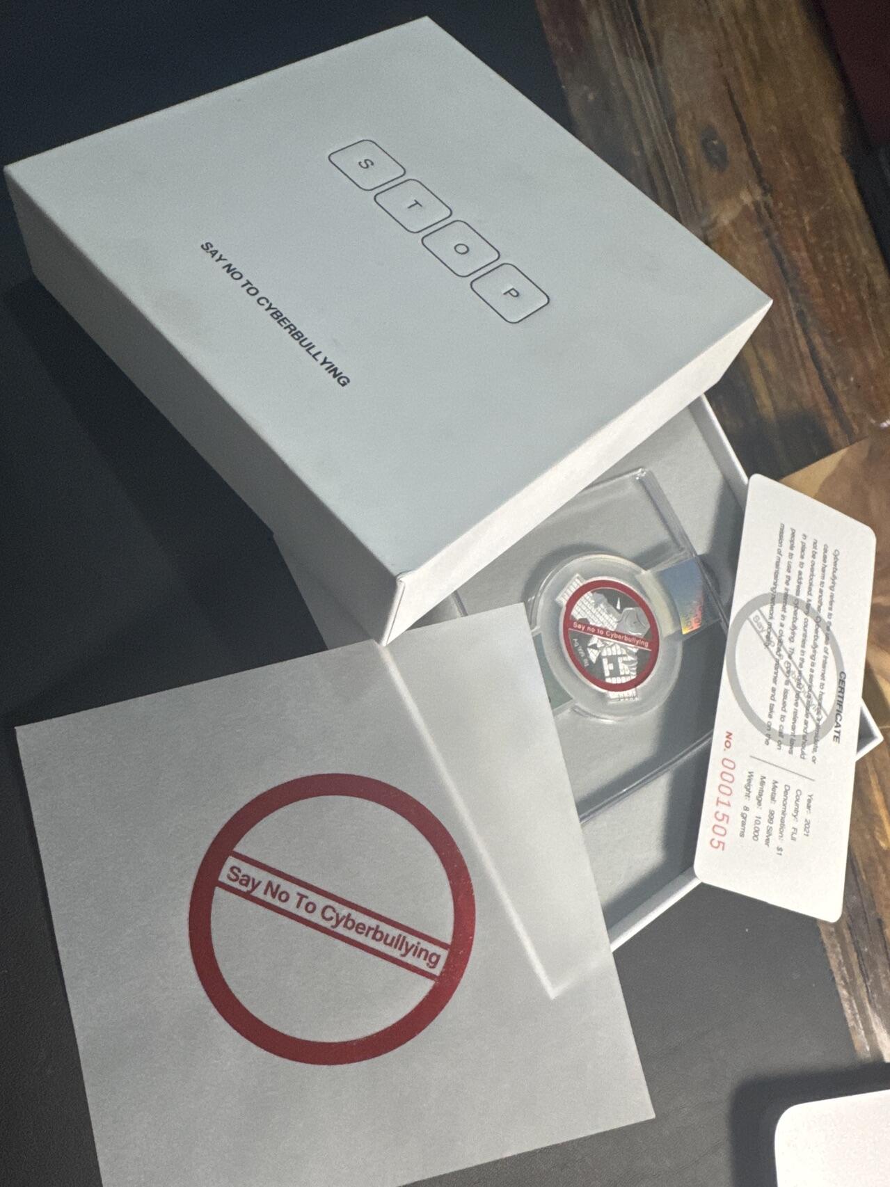 ❤️【币观天下】❤️ 第346期钱币拍卖场- 2026.3.27周五晚上6点半场 长期征集拍品  斐济2021年反对网络暴力键盘侠异形精制银币