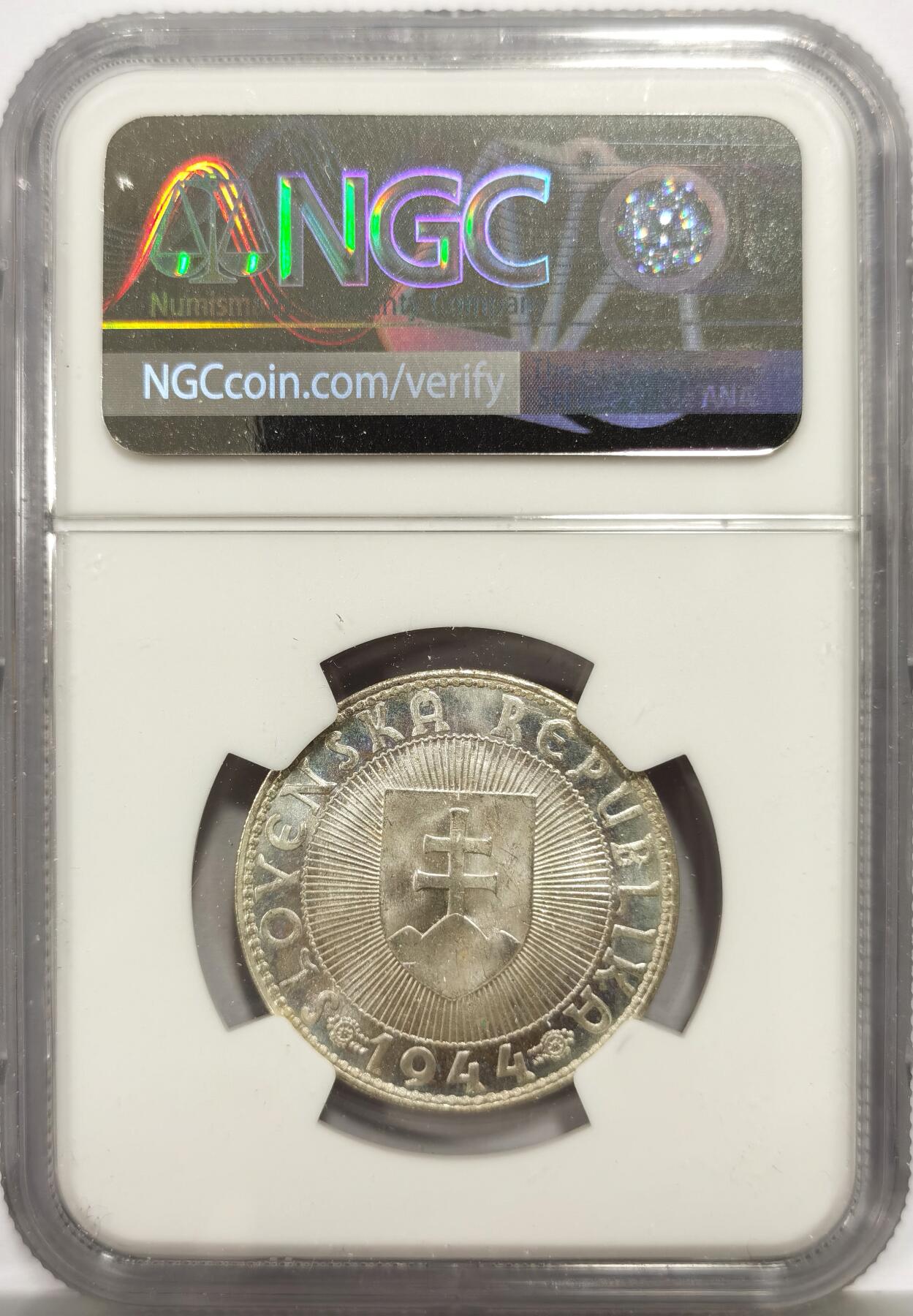 博洋堂世界钱币拍卖第167期（全场包邮） NGC MS65 亚军分！斯洛伐克1944年10克朗银币，卷拆原光好品，近PL质感，状态很好，一步到位的品相。