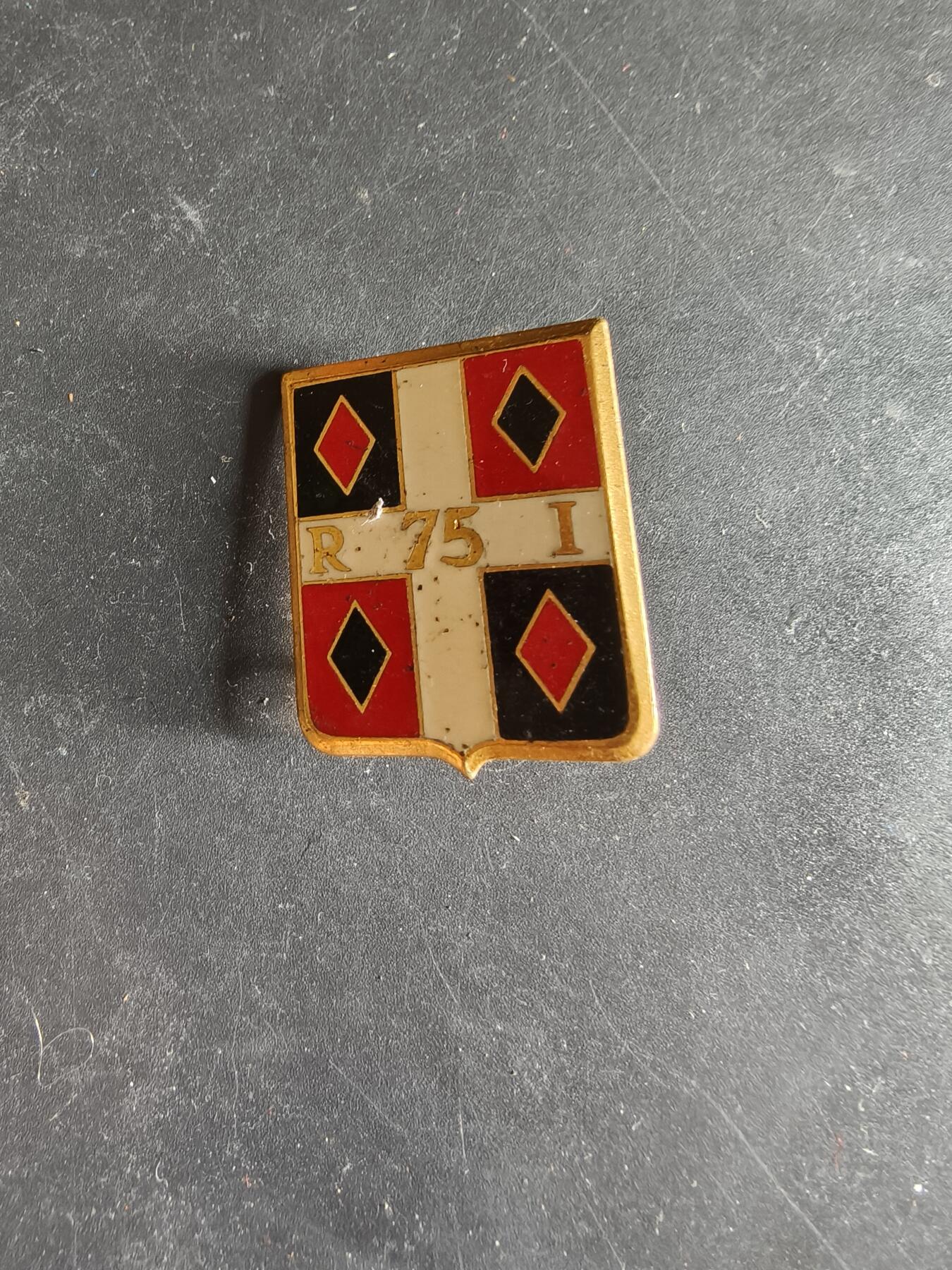 老王徽章第189期 法国陆军第75步兵团证章