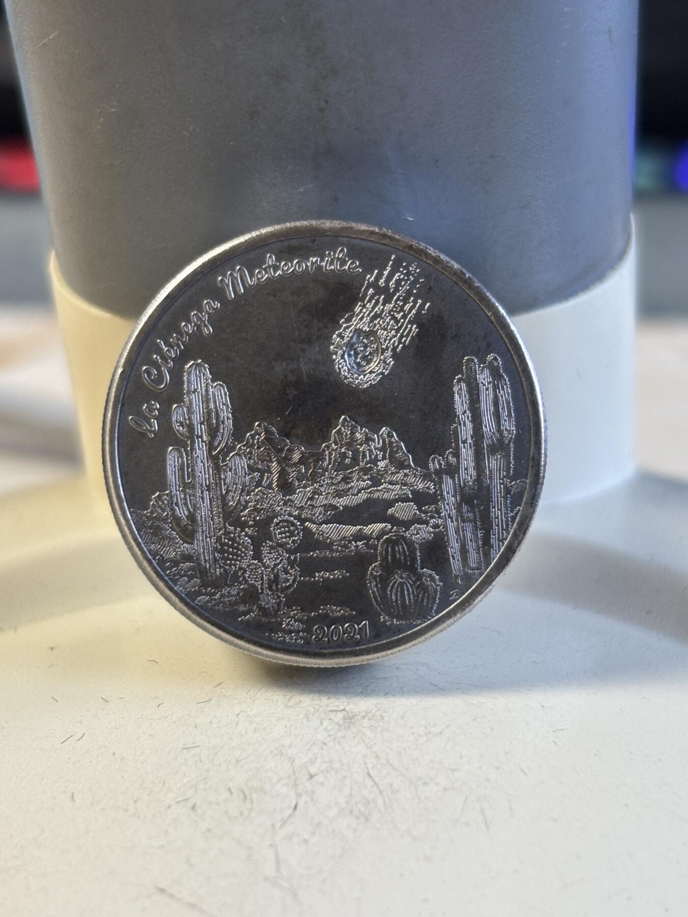 第195期拍卖 库克2021年镶嵌墨西哥索诺拉州拉西埃内加陨石银币，999银，1盎司，发行2500枚，有氧化