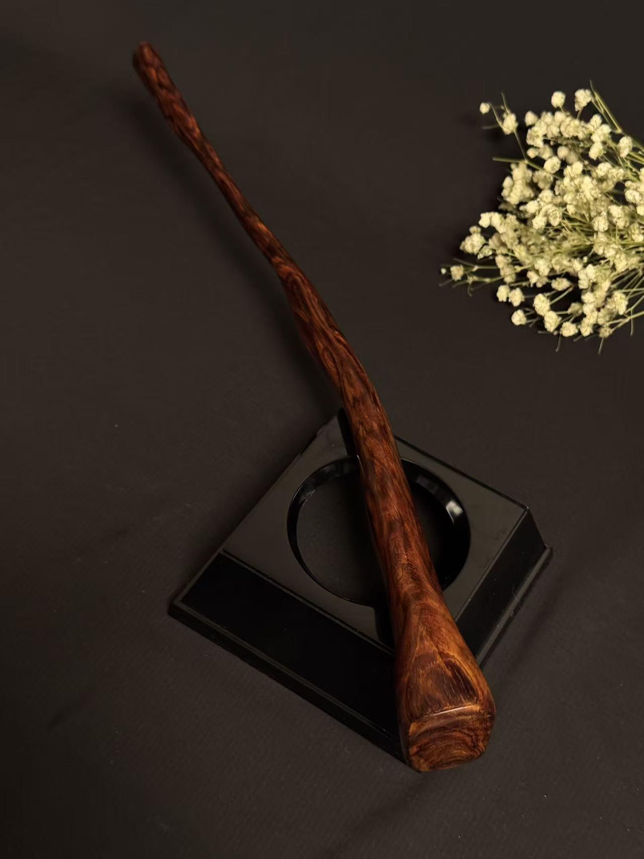 零元拍：NO.3海南黄花梨满鬼脸花纹随形文玩把玩棍，尺寸约：41/4.2/1.8CM