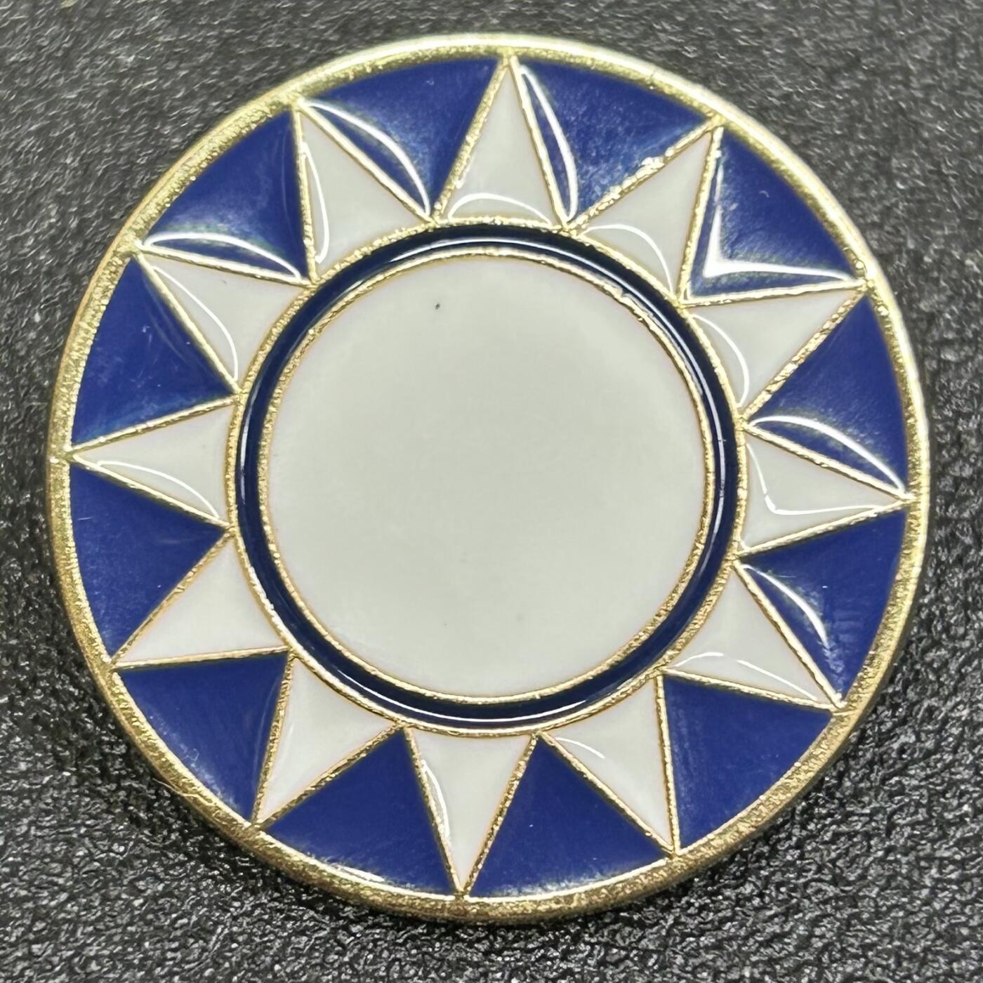 西秦中古拍卖第八十一期  国民党徽章 退台后