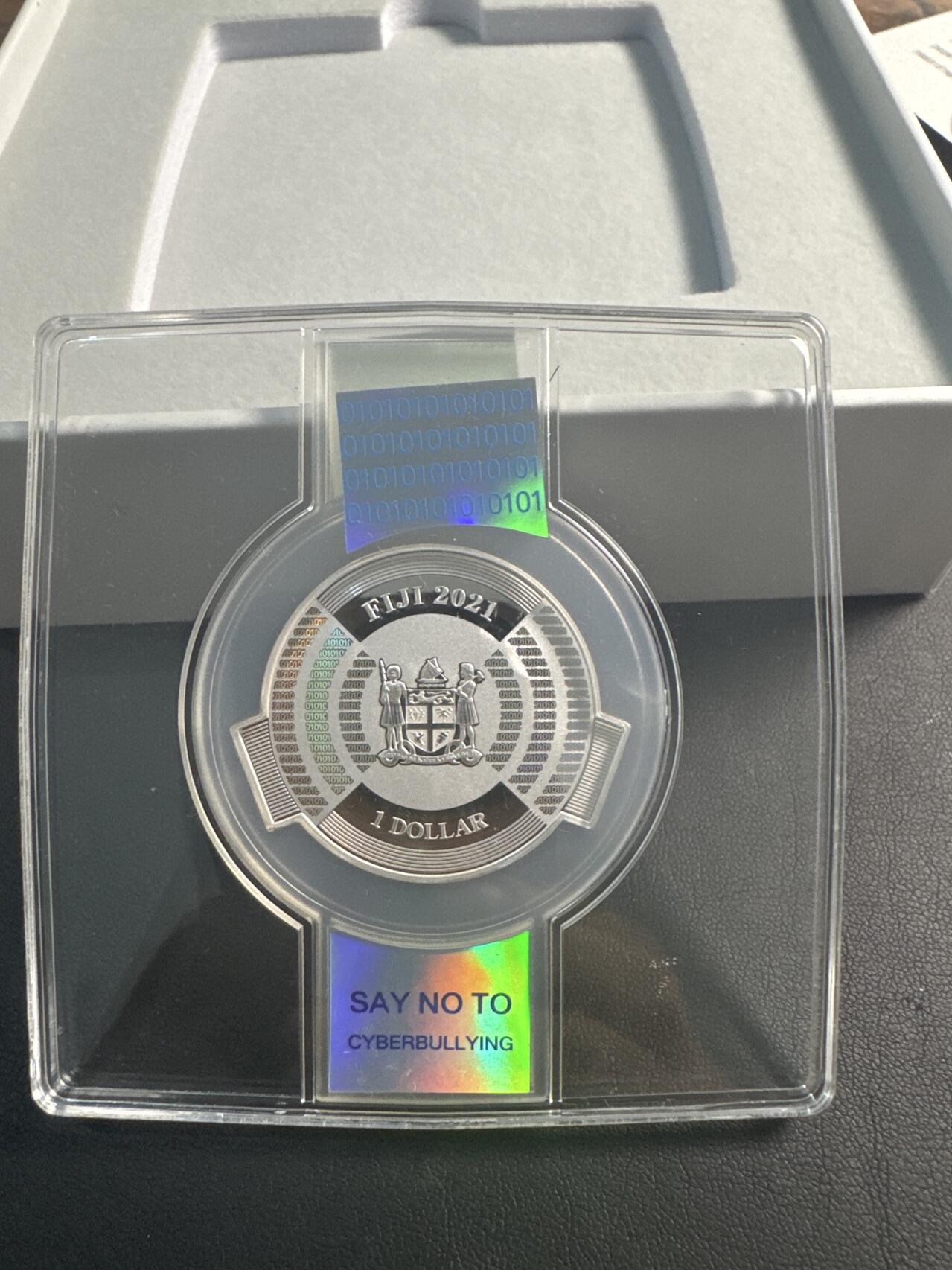 ❤️【币观天下】❤️ 第346期钱币拍卖场- 2026.3.27周五晚上6点半场 长期征集拍品  斐济2021年反对网络暴力键盘侠异形精制银币