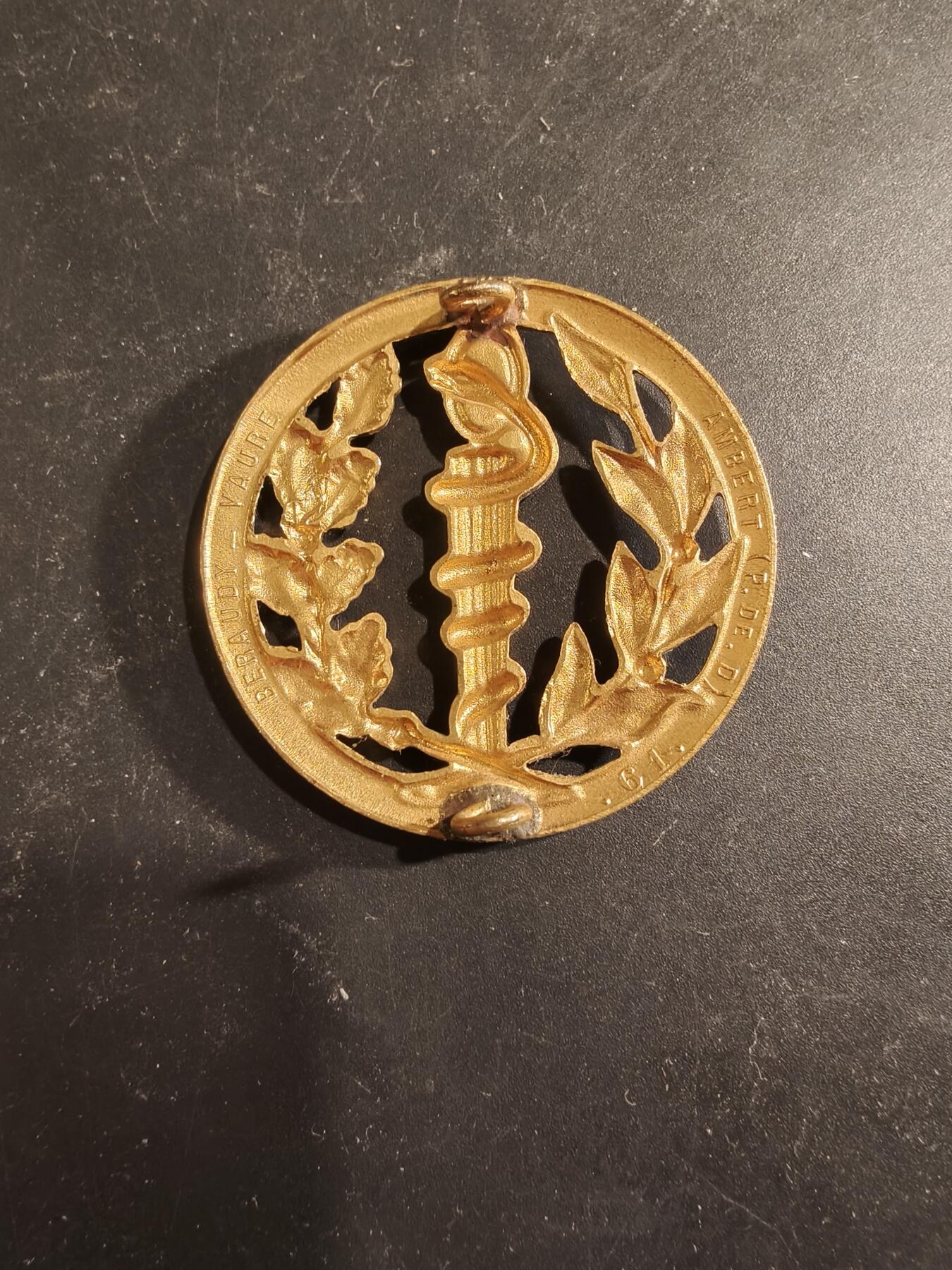 老王徽章第189期 法国军医贝雷帽徽   金色