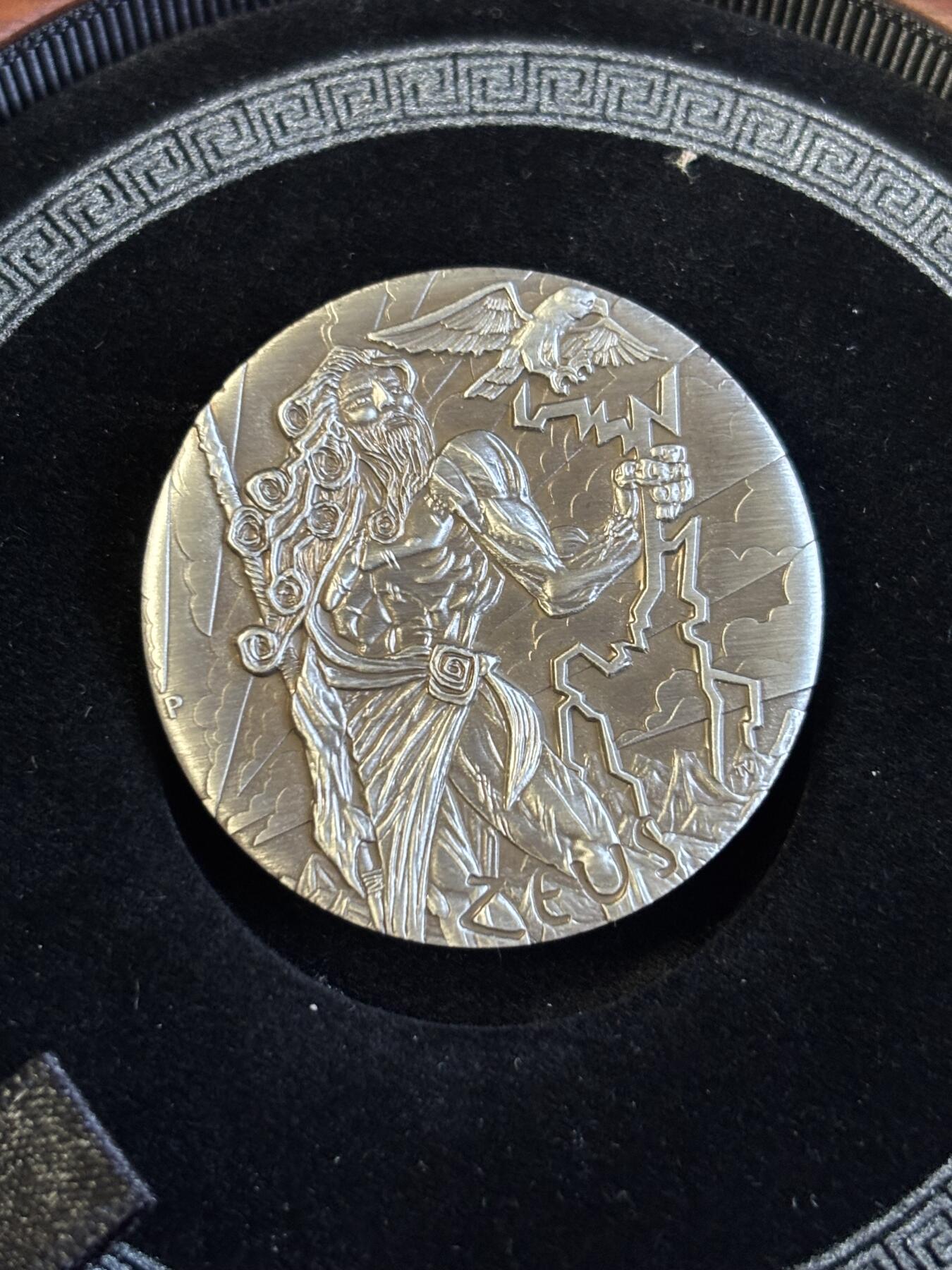 第195期拍卖 图瓦卢2014年奥林匹斯众神系列1宙斯高浮雕银币，999银，发行1500枚