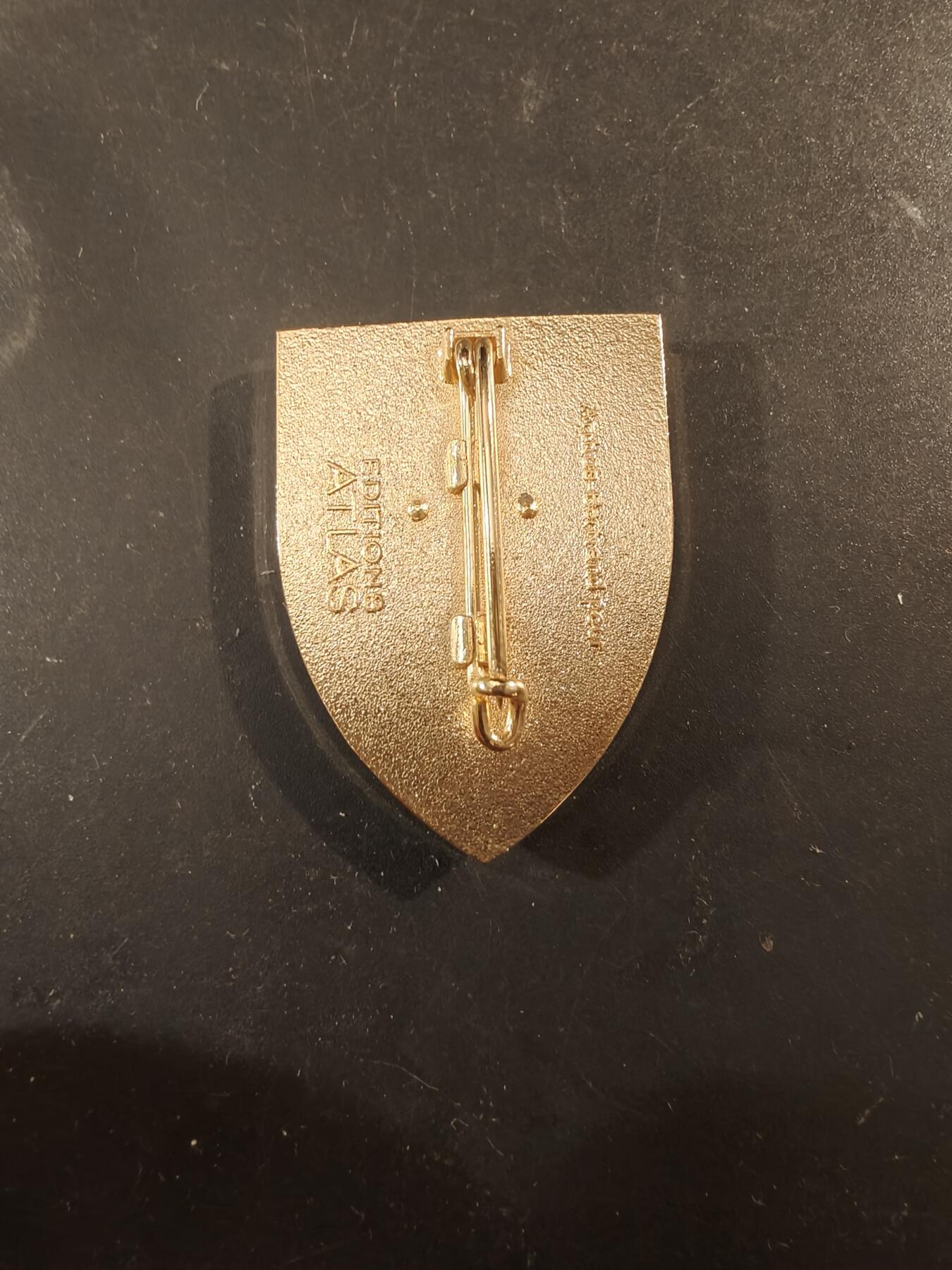 老王徽章第189期 法国陆军第1步兵团证章    该团是法国历史最悠久的步兵团之一，起源于1479年