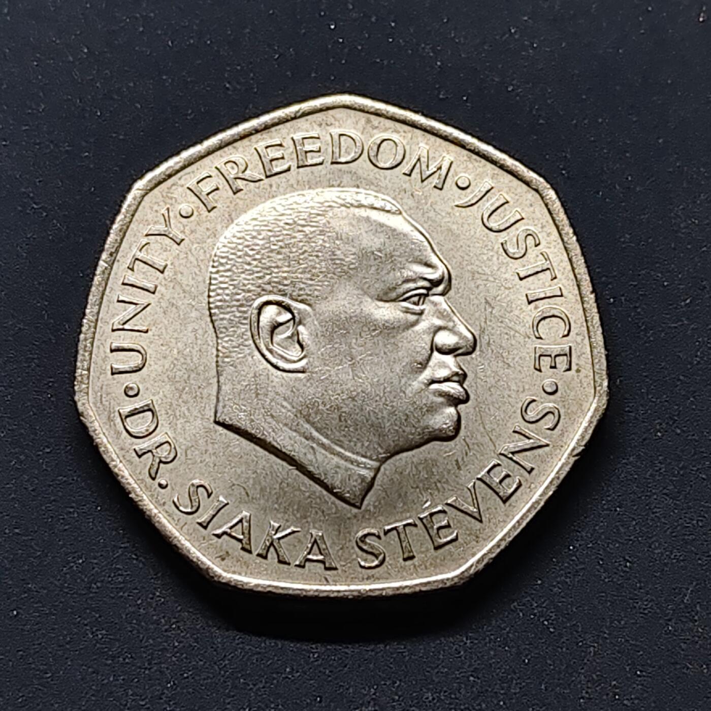 【全场包邮】纯粹捡漏拍514场 塞拉利昂1976年2利奥尼FAO非洲区域会议七边形纪念币