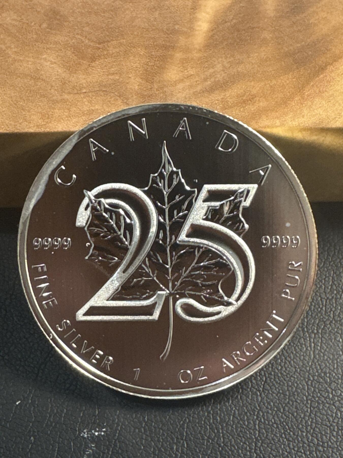 ❤️【币观天下】❤️ 第346期钱币拍卖场- 2026.3.27周五晚上6点半场 长期征集拍品  加拿大2013年枫叶1盎司普制纪念银币，999银，有氧化