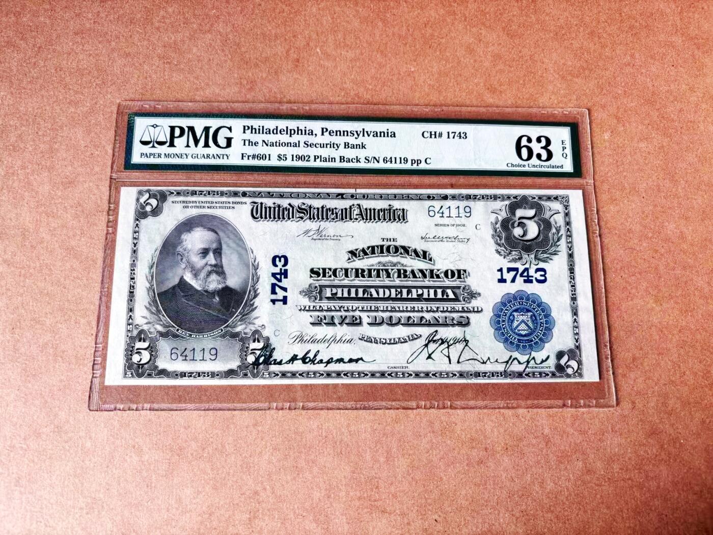 【Blue Auction】世界纸币精拍第799期——18级TOP拍卖/信誉/品质/专业/高效💫 【手签字迹清晰】美国 宾夕法尼亚州 1902年5美金 背面经典油画《Landing of the Pilgrims》（朝圣者登陆）设计精美 美国第23任美国总统本杰明·哈里森 大胡子雕刻佳 PMG63EPQ 全新原票 老壳（同fr.601同银行同分连号的一张今年拍了840美金）