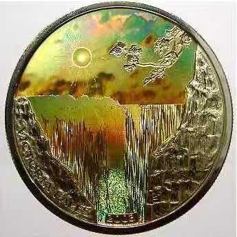 ❤️【币观天下】❤️ 第346期钱币拍卖场- 2026.3.27周五晚上6点半场 长期征集拍品  刚果2003年维多利亚瀑布幻彩银币925银25克，发行5000枚，带证书包装。