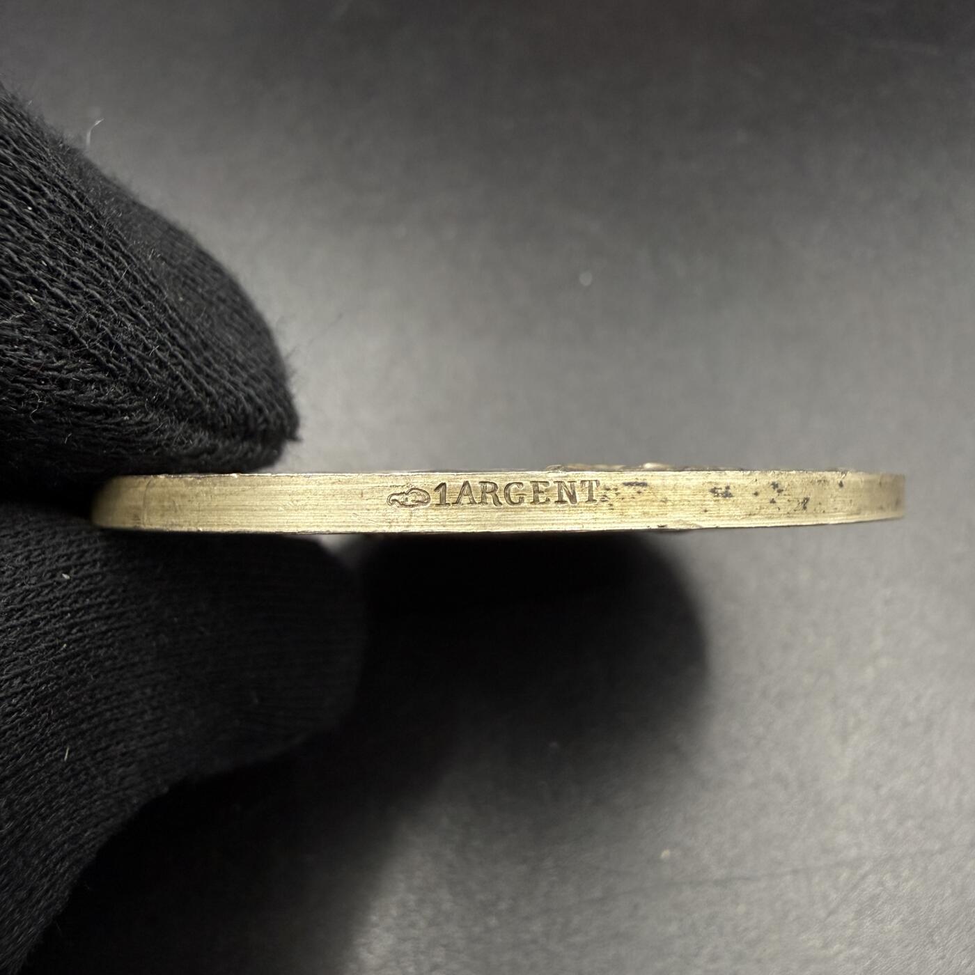 「木头集藏」“春启藏心”——章牌精品专场 A.Dubois～1913年法国勒芒市消防竞赛原盒银奖章，50mm，57.6 g，边铭：丰饶角 1ARGENT，大师经典作品，少见消防题材，品相很好，原盒正常使用