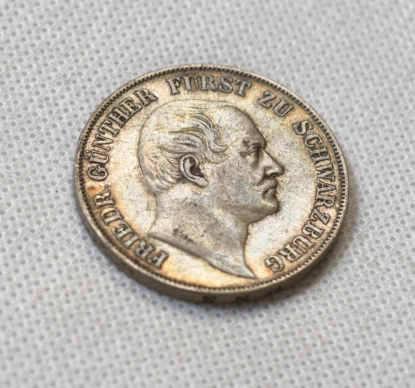 甄臻铺-世界币章拍卖（第56期），送拍享返佣金等优惠多多 德国 1862年 施瓦茨堡-鲁多尔施塔特 1泰勒 较少见的小邦泰勒 发行量仅47859枚 均匀的深色包浆 细节不错