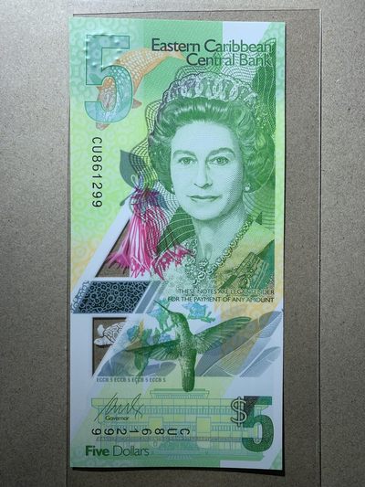 【礼羽收藏】🌏世界钱币拍卖第132期 - 【CU861299】全新UNC 2021年东加勒比5元 塑料钞 CU首发冠 无3457尾99