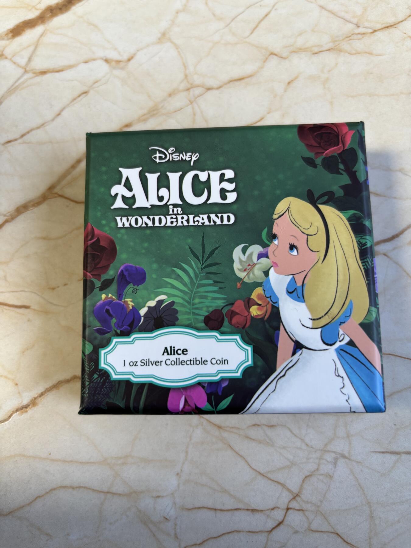 第195期拍卖 纽埃2021年迪士尼爱丽丝梦游仙境-爱丽丝彩银币，999银，1盎司，发行2000枚