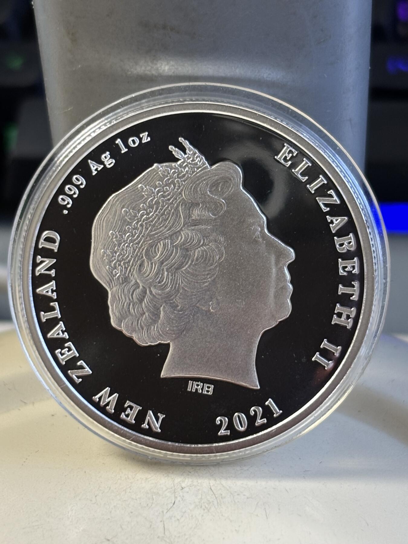 第195期拍卖 新西兰2021年自然奇观系列图伊鸟彩色1盎司银币，999银，发行1000枚