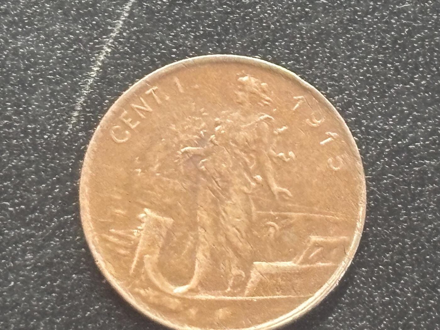 邮泉阁邮票限时拍卖第四十四场 （邮票在国外，请付邮费6元） 意大利维克托·伊曼纽尔三世国王1915年1分