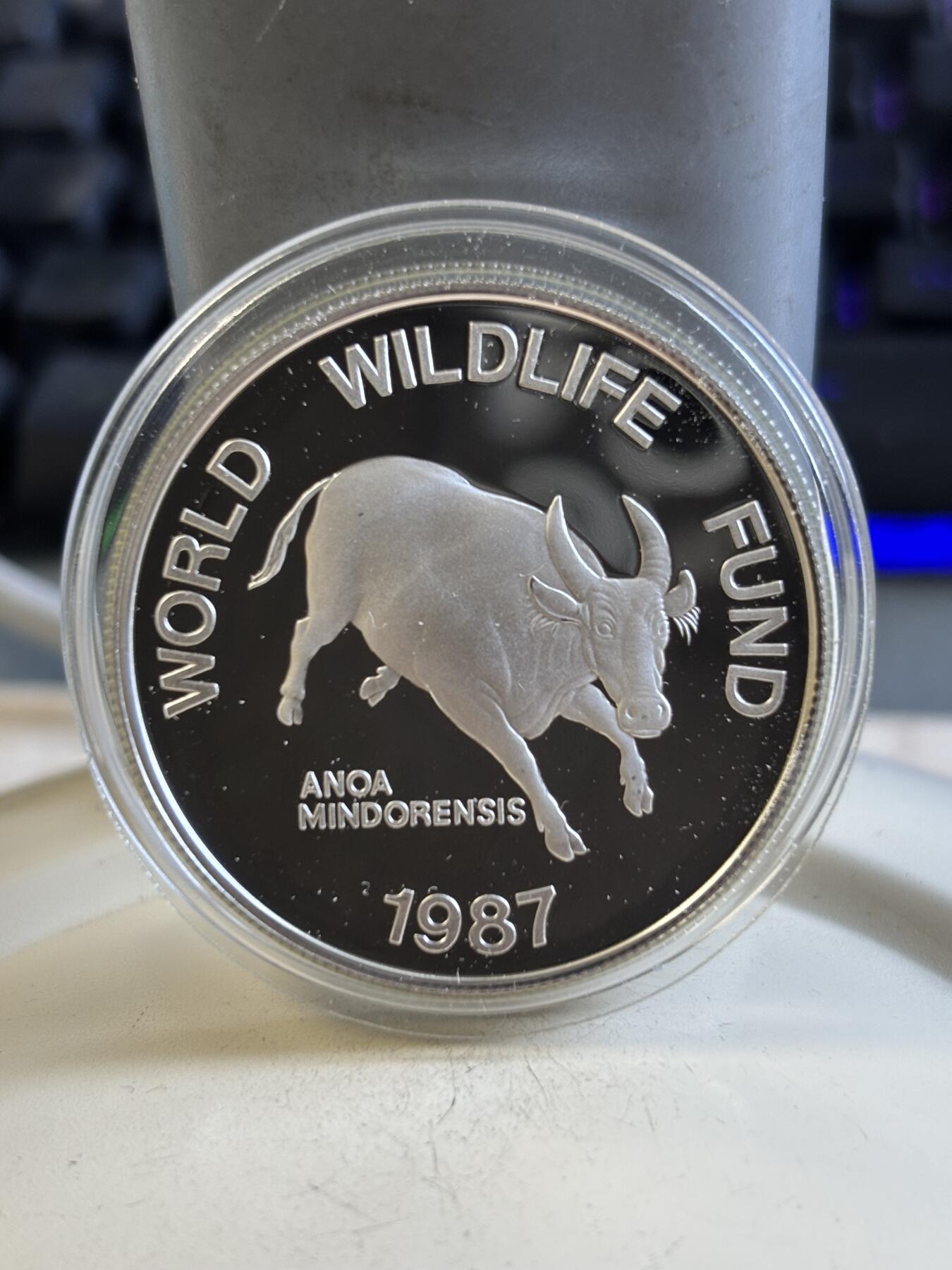 第195期拍卖 菲律宾1987年野生动物基金会系列野牛精制纪念银币，25克，925银，发行25000枚