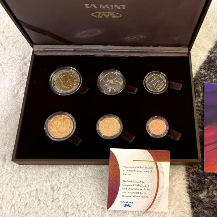 长老汇马年精选第十二场拍卖 南非2016年官方盒装精制币套装 盒证齐全 发行量仅3000套，收藏精品