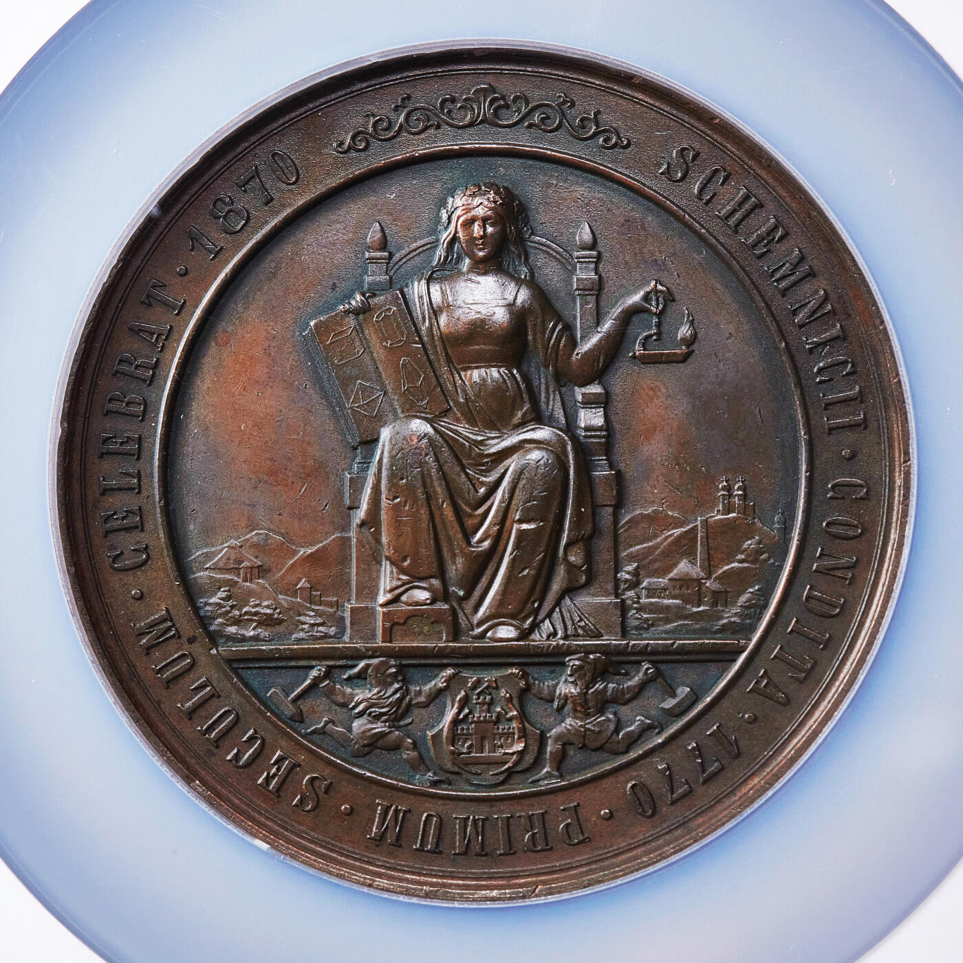 【俄甄集藏】2026年(050)04-01星期三 晚 19:30 全场包邮 奥匈帝国1870年特蕾莎头像纪念匈牙利舍姆尼茨矿业学院成立100周年超大铜章，NGC AU58，巧克力包浆，直径：70mm，重：107克，稀少品种