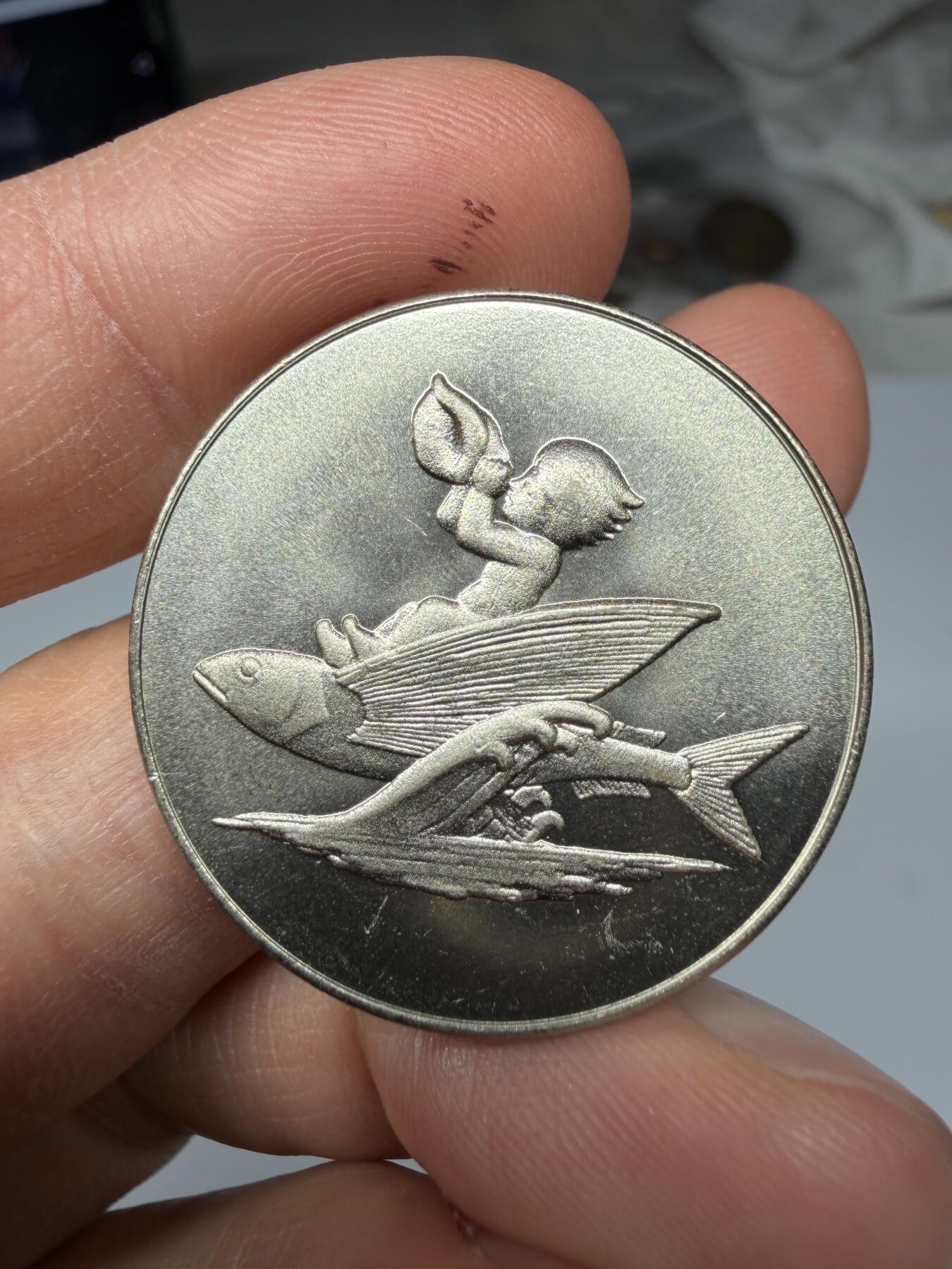 2026年集古藏今外币拍卖第三期-第9场—（总第319拍），可以寄存60天，满160元包邮。 冲绳国际海洋博览会纪念章，直径31毫米