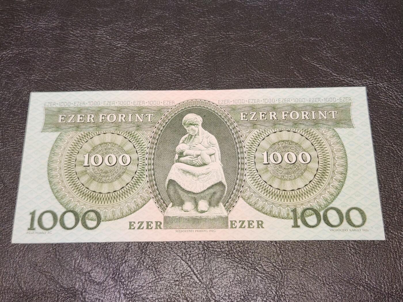 3月27号晚上8点 外国纸币自动截拍第46场 匈牙利1000几乎全新