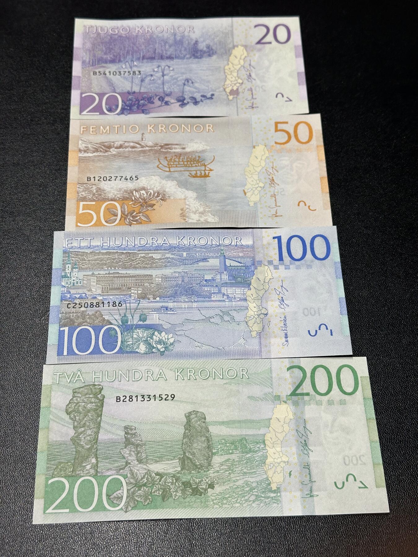 《外钞收藏家》第六百二十一期（精选场）（长期征集拍品、欢迎藏友们联系合作） 瑞典最新版20-200克朗 四张一起 全新UNC