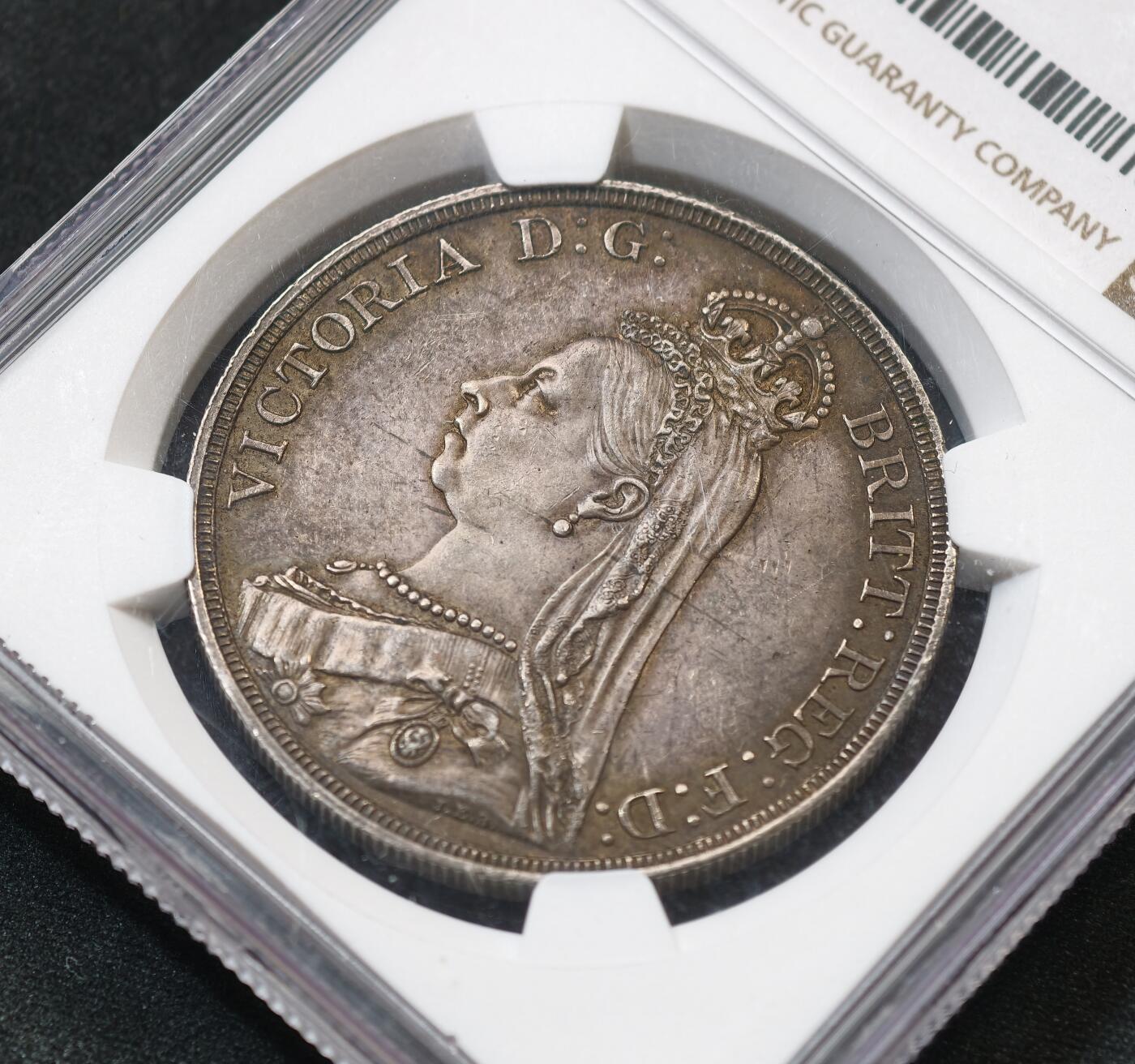 “方寸甄品”甄品场，甄臻铺-世界币章拍卖（第57期，直播拍卖），送拍享返佣金等优惠多多 NGC-MS63 1887年英国高冠马剑，包浆深邃，品相难得