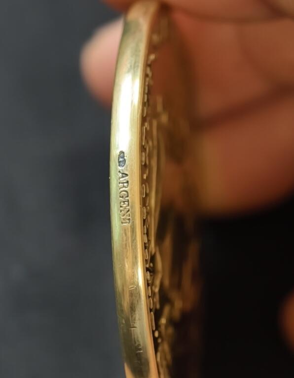 “方寸甄品”甄品场，甄臻铺-世界币章拍卖（第57期，直播拍卖），送拍享返佣金等优惠多多 法国农业促进协会镀金银章，直径50.5毫米，重66.5克，银质，边铭“ARGENT”，正面谷物女神浮雕，背面环绕谷物、葡萄等丰收元素，新艺术风格