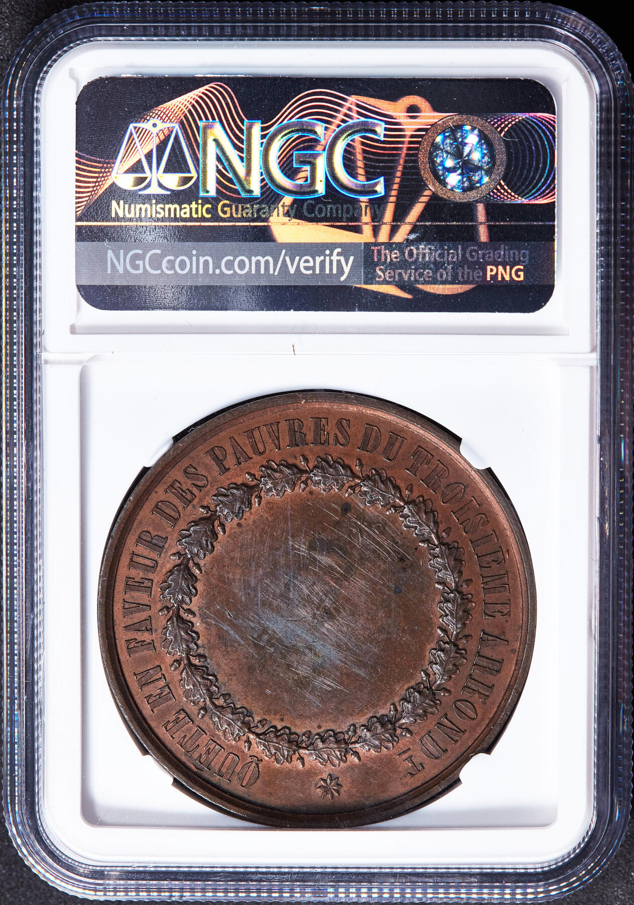 【俄甄集藏】2026年(050)04-01星期三 晚 19:30 全场包邮 法国1845-1860年巴黎第三区扶贫捐赠圣德大铜章，NGC UNCD，雕刻家卡克作品，巧克力包浆，手指铭