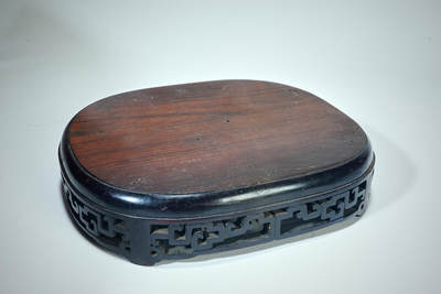 上海都达杂项专场八十【全场包邮】 - 清代红木圆形底座1-3