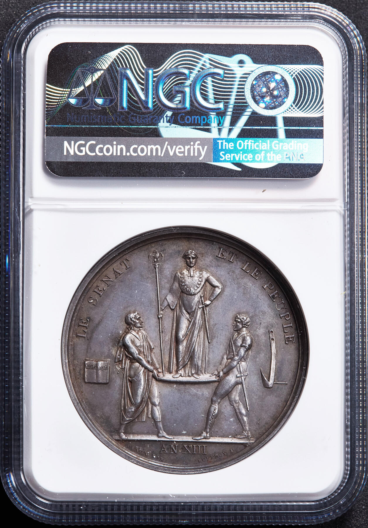 【俄甄集藏】2026年(050)04-01星期三 晚 19:30 全场包邮 法国1804年纪念拿破仑巴黎圣母院加冕大银章，NGC MS61，高浮雕，原味老包浆，名誉品种