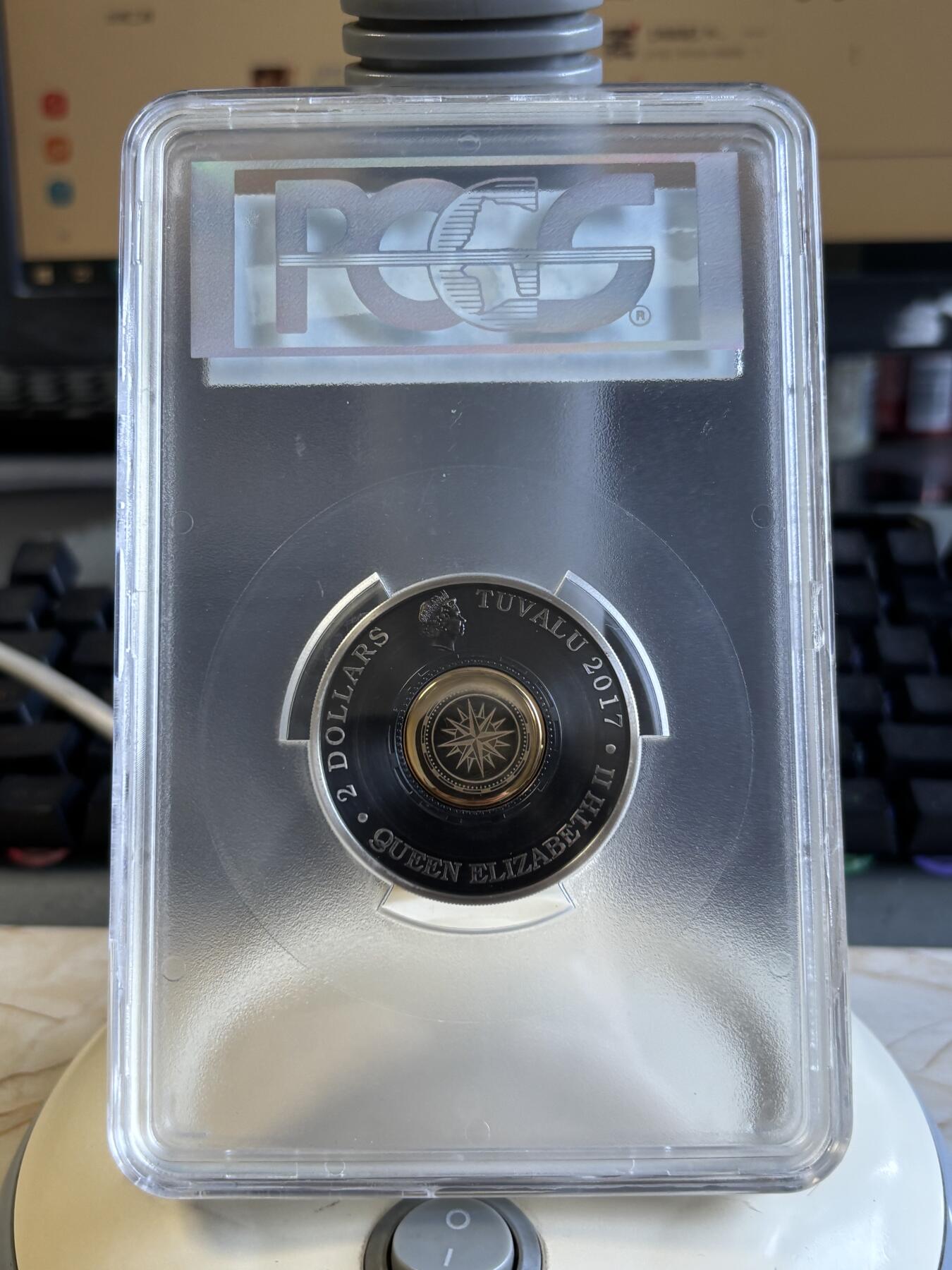 第194期拍卖 图瓦卢2017年镶实体指南针2盎司银币PCGS-PR69,999银，发行2500枚