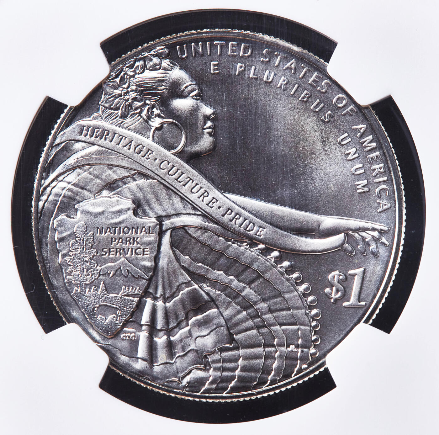 【俄甄集藏】2026年(050)04-01星期三 晚 19:30 全场包邮 美国2016年纪念国家公园百年1元大银币，NGC MS69，首期特殊标签，重26.73克，900银，发行量21003枚