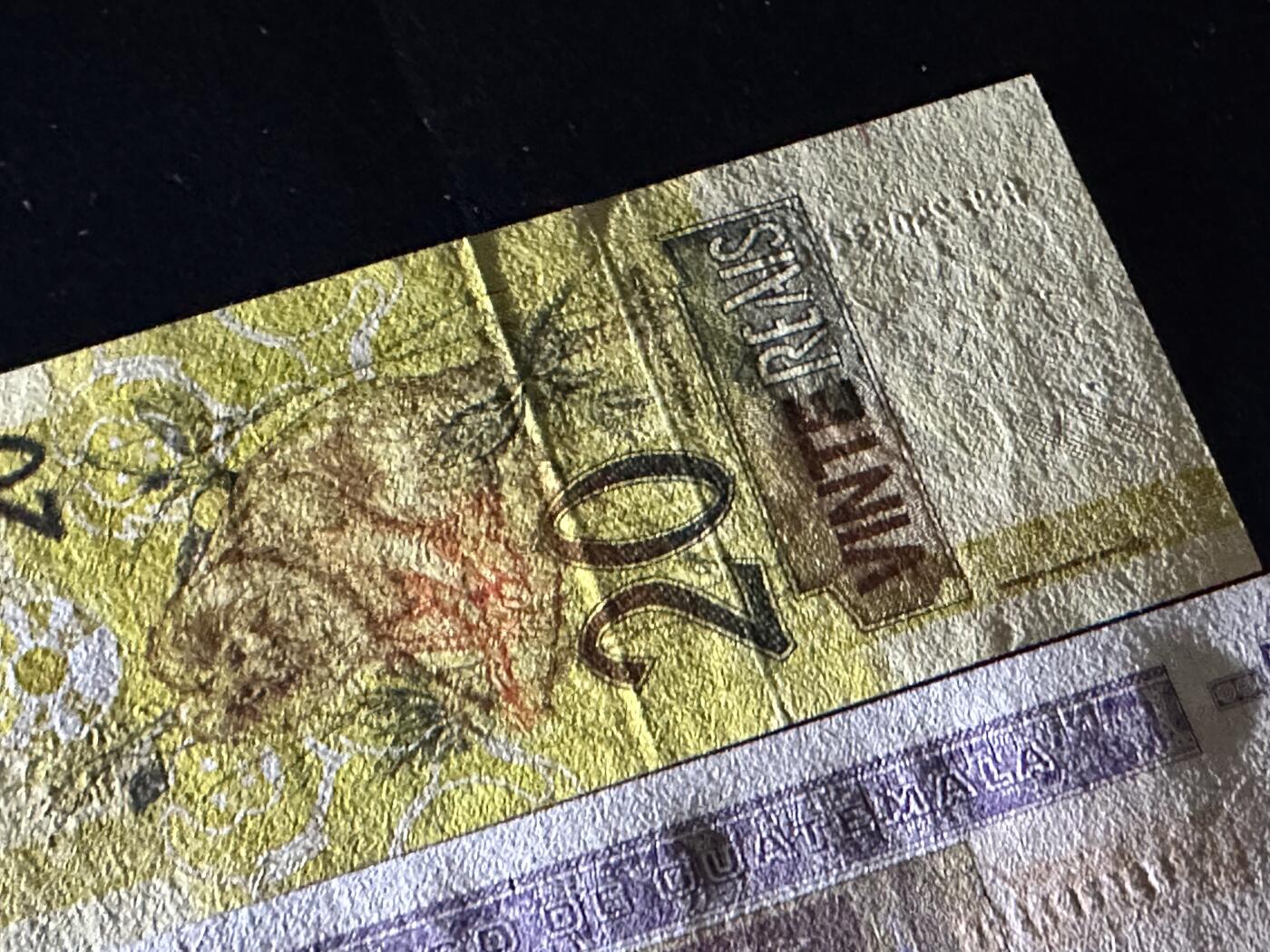 《外钞收藏家》第六百二十一期（精选场）（长期征集拍品、欢迎藏友们联系合作） 巴西20里亚尔AU+危地马拉5-20面额4张全新（10有潮斑）