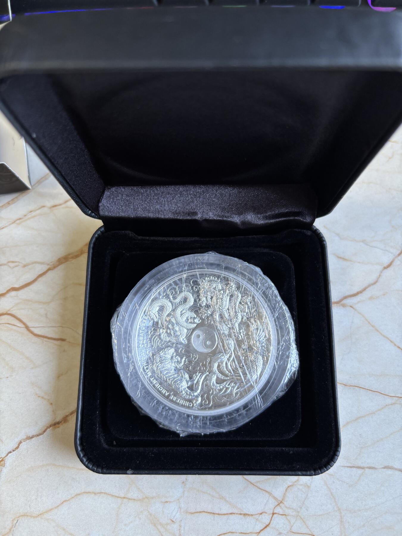 第194期拍卖 图瓦卢2015年中国四大神兽5盎司高浮雕加厚银币，999银，发行1000枚