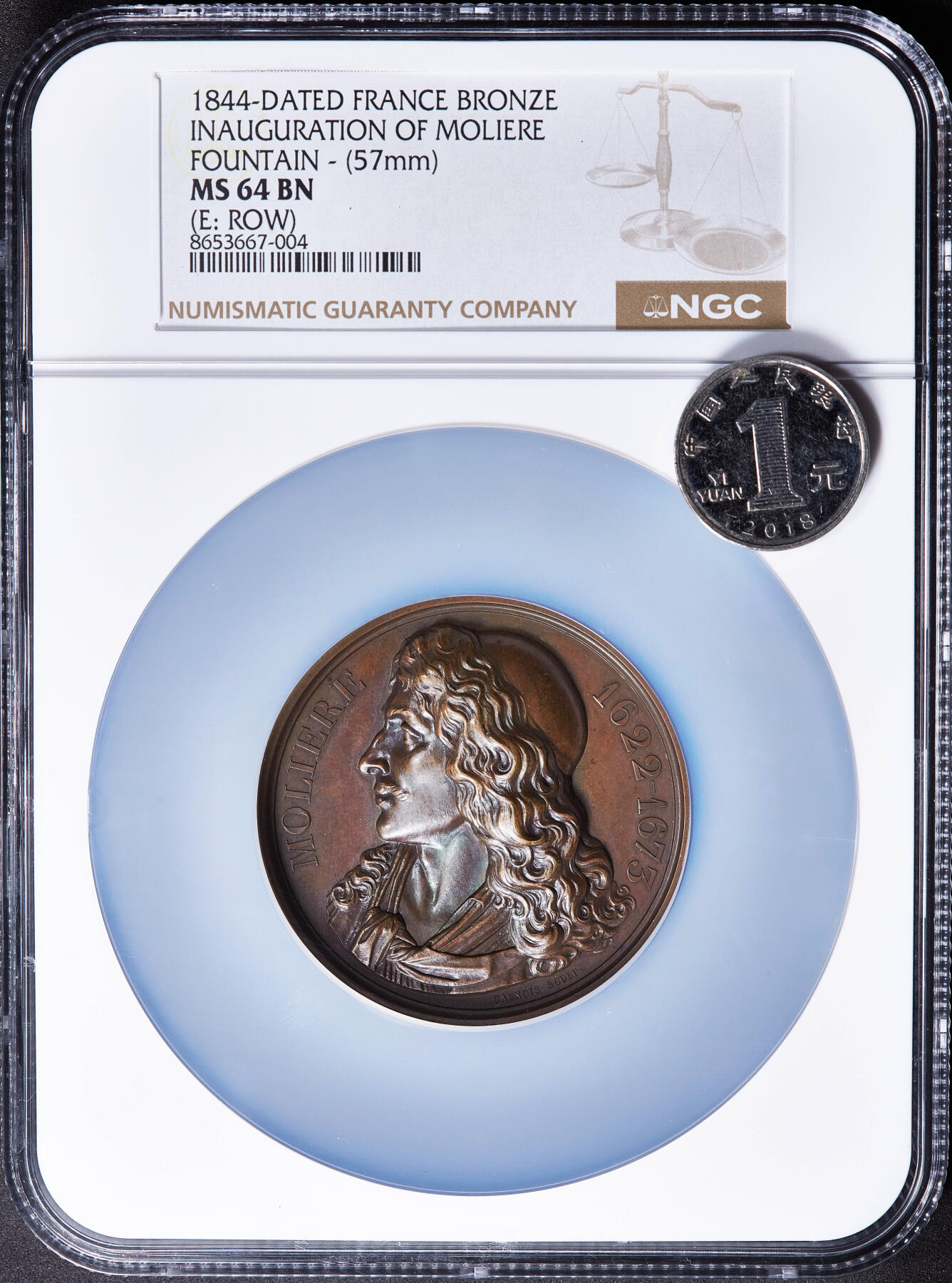 【俄甄集藏】2026年(050)04-01星期三 晚 19:30 全场包邮 法国1844年纪念戏剧作家莫里哀雕像喷泉建成大铜章，NGC MS64，高浮雕，巧克力包浆，雕刻家卡克作品，直径57mm，原铸船首铭