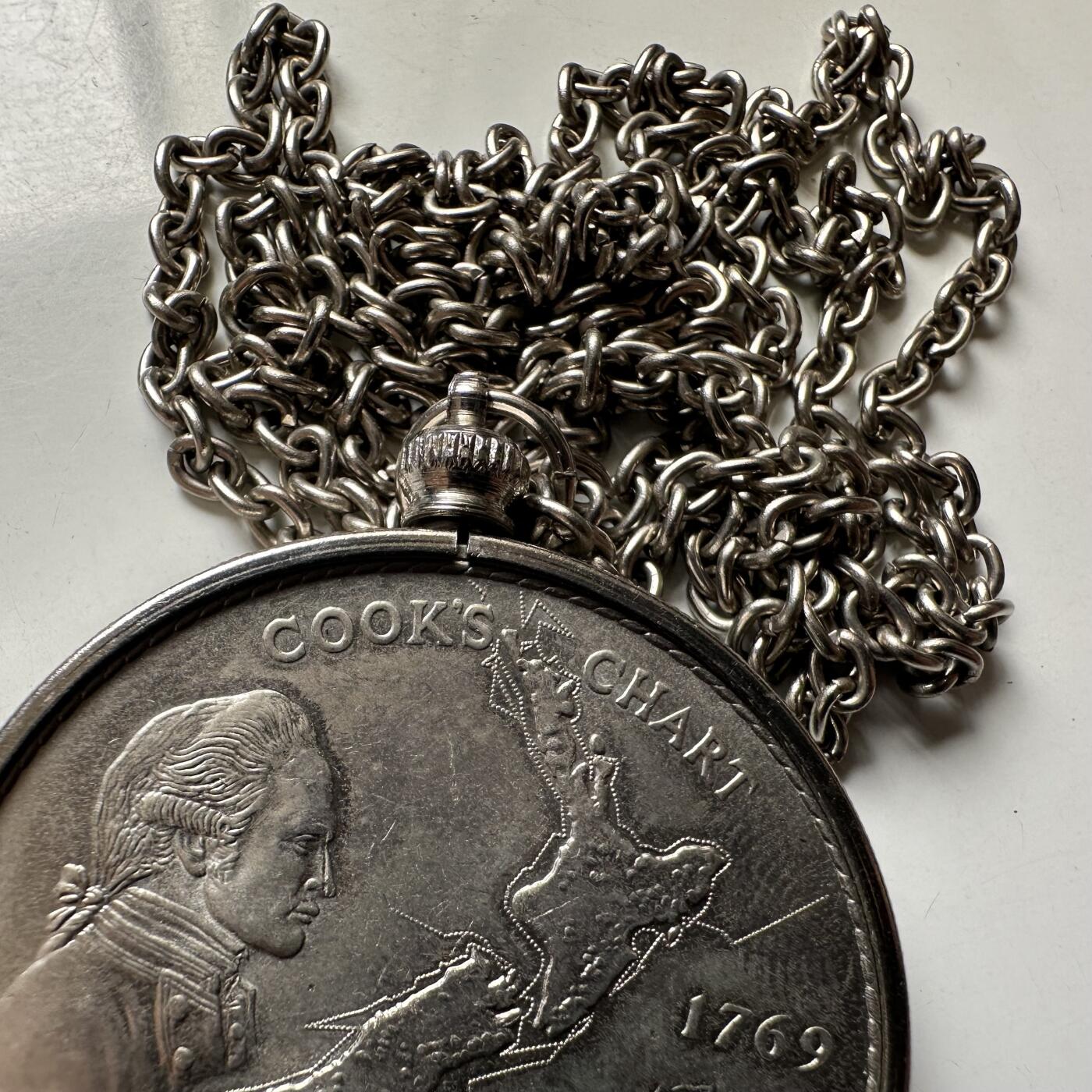 🌹外币初藏🌹🐯2026年第34场   每周二四六晚8️⃣点 接代拍 新西兰1969年库克船长克朗纪念币带活动扣挂链