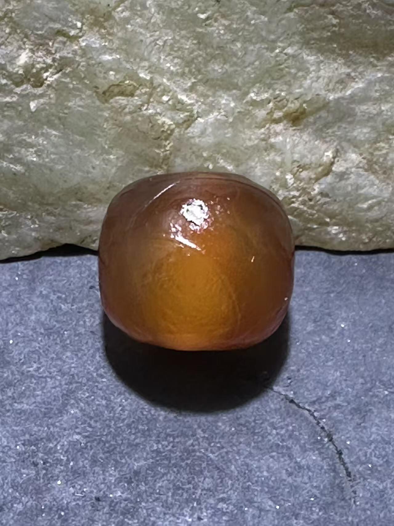 精美冰透高玉化风化纹缠丝玛瑙老形桶珠一颗