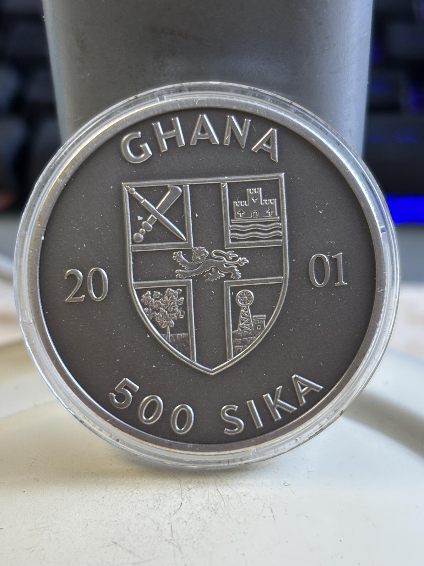 第195期拍卖 刚果加纳2001年古代太阳神马车凹凸银币两枚，999银，31.1克*2，发行15000套