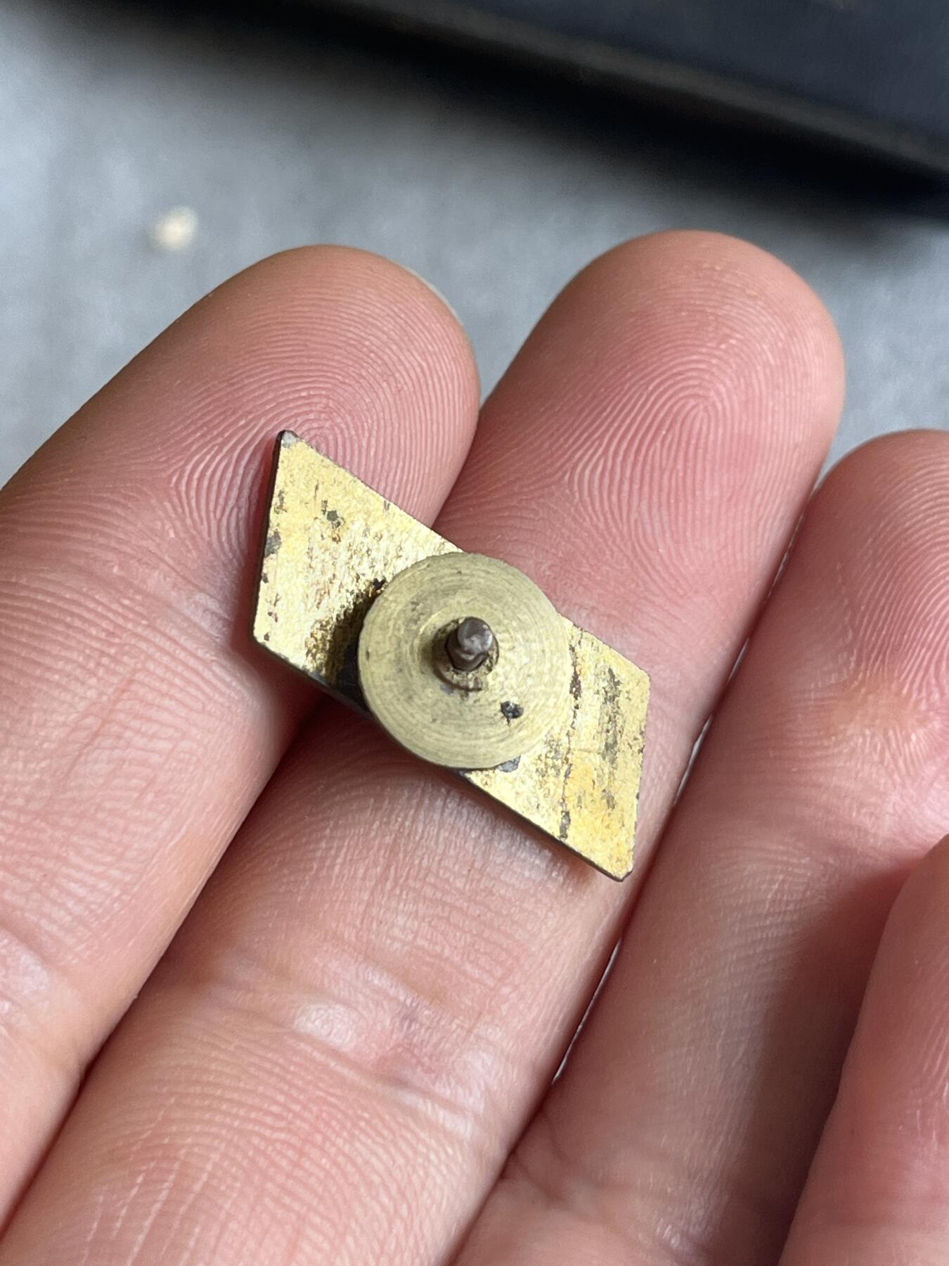 社会主义国家徽章小拍 五十年代朝鲜铜质国旗章